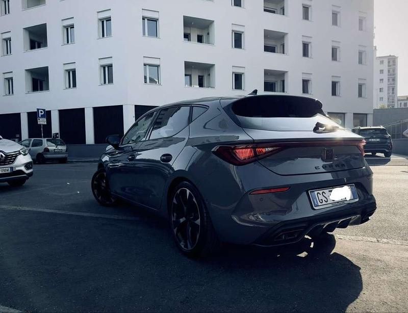 Usata Cupra Leon 150 CV (110 kW) 2024 Grigio Berlina
