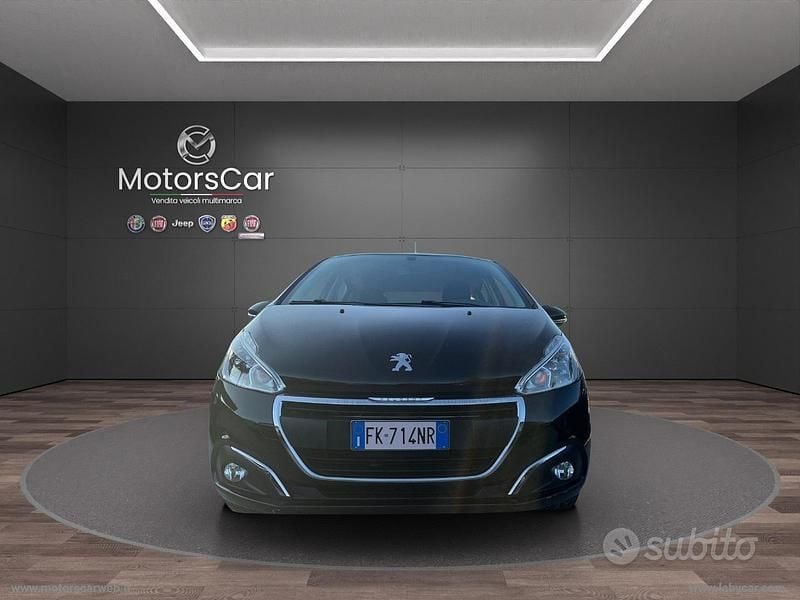 Usata Peugeot 208 Active 82 CV (60 kW) 2017 Nero Utilitaria