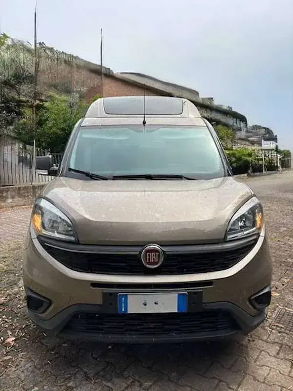 Usata Fiat Doblò Family 77 CV (56 kW) 2018 Beige Monovolume