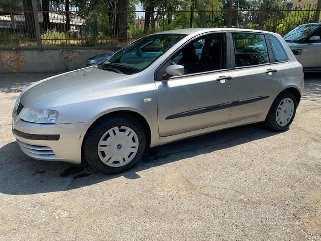 Usata Fiat Stilo Active 103 CV (75 kW) 2001 Argento Berlina