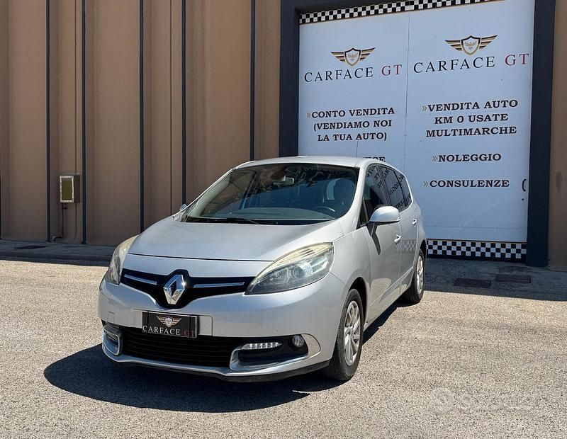 Grigio Usata 2014 Renault Grand Scénic III Monovolume | 8900 € (Molto cara) - Immagine 1/4