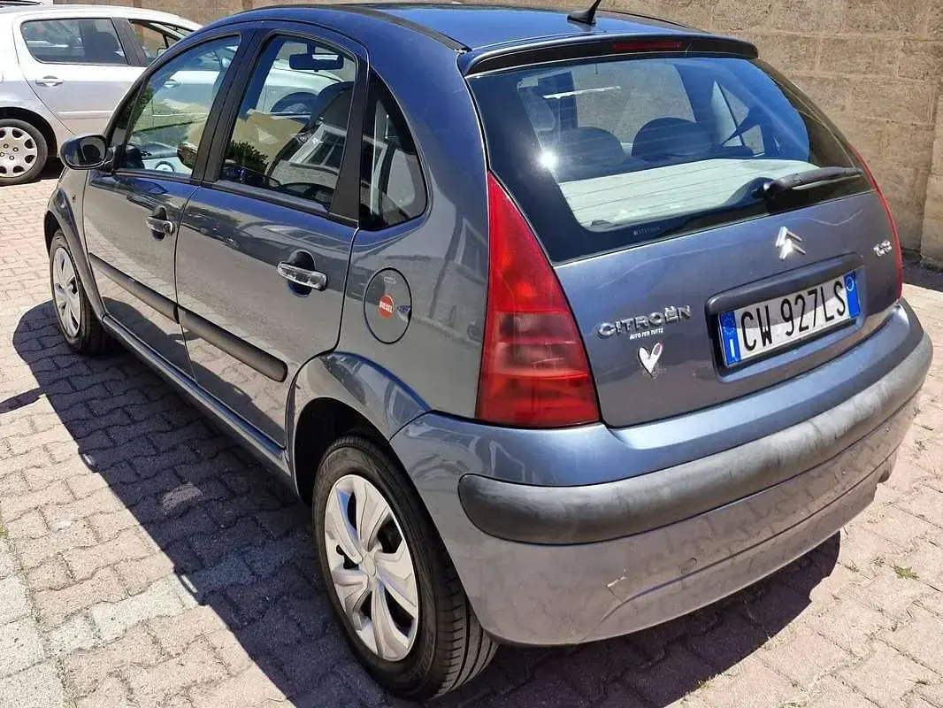Usata Citroën C3 Exclusive 68 CV (50 kW) 2005 Blu/azzurro Berlina