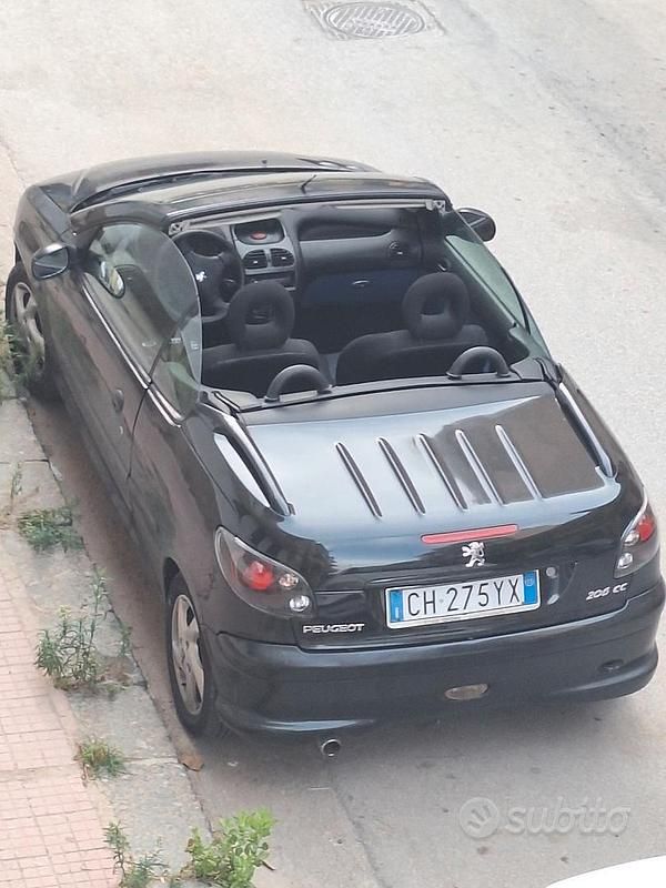 Usata Peugeot 206 CC 109 CV (80 kW) 2003 Nero Cabrio