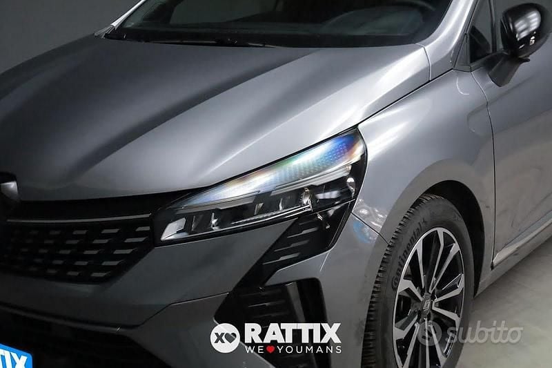 Begagnad Renault Clio V Techno 91 HK (66 kW) 2025 Grå Halvkombi