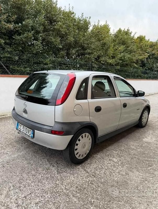 Usata Opel Corsa Edition 59 CV (43 kW) 2002 Utilitaria
