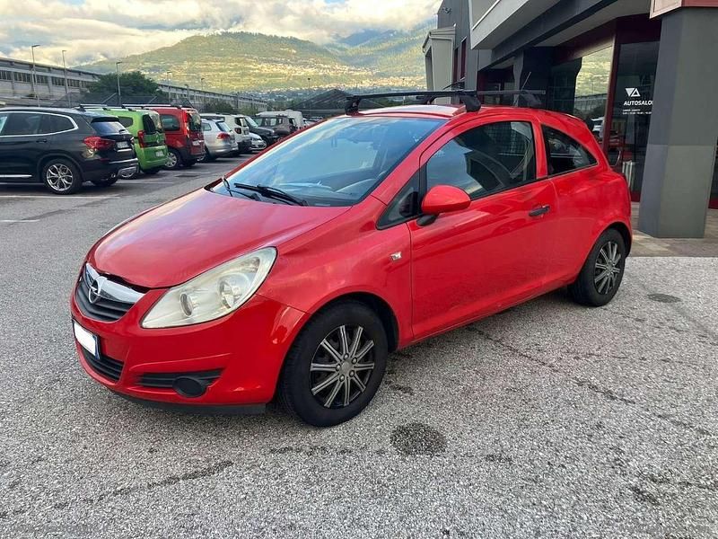 Usata Opel Corsa 75 CV (55 kW) 2007 Rosso Furgone