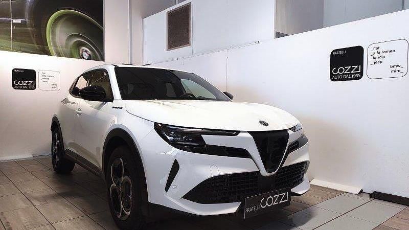Nuova Alfa Romeo Junior Edizione Speciale 136 CV (100 kW) 2025 Bianco SUV