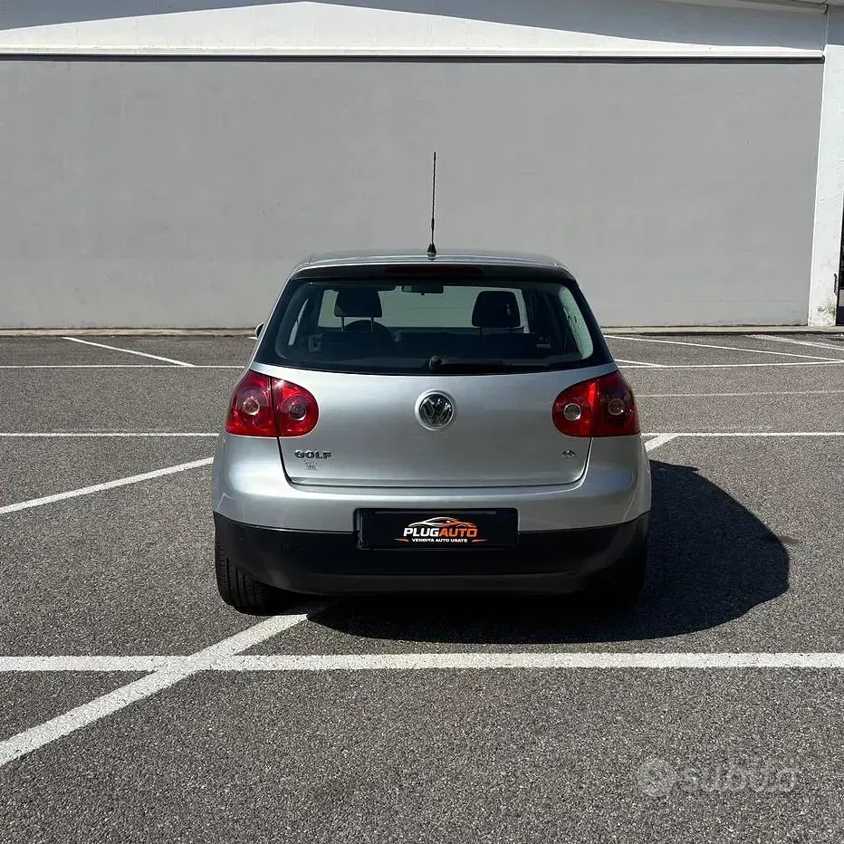 Usata VW Golf V Comfortline 102 CV (75 kW) 2007 Grigio Berlina
