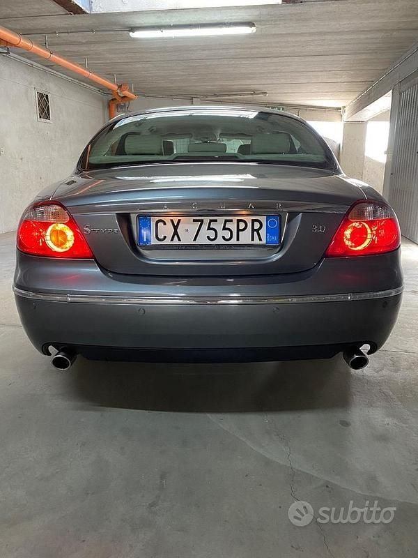 Usata Jaguar S-Type S 238 CV (175 kW) 2006 Grigio Berlina
