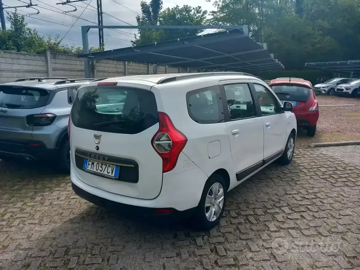 Usata Dacia Sandero 101 CV (74 kW) 2017 Bianco Monovolume