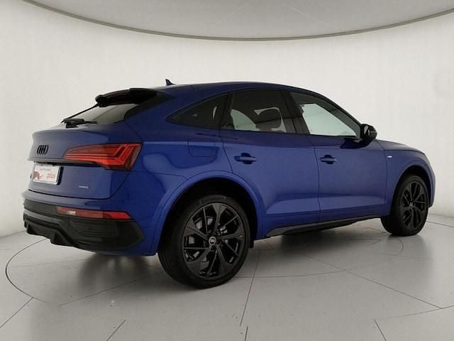 Usata Audi Q5 Sportback Ambiente 299 CV (219 kW) 2024 Blu ultra metallizzato SUV