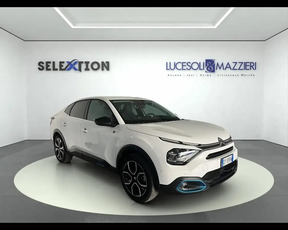 Usata Citroën e-C4 Shine 56 kW (77 CV) 2023 Bianco SUV
