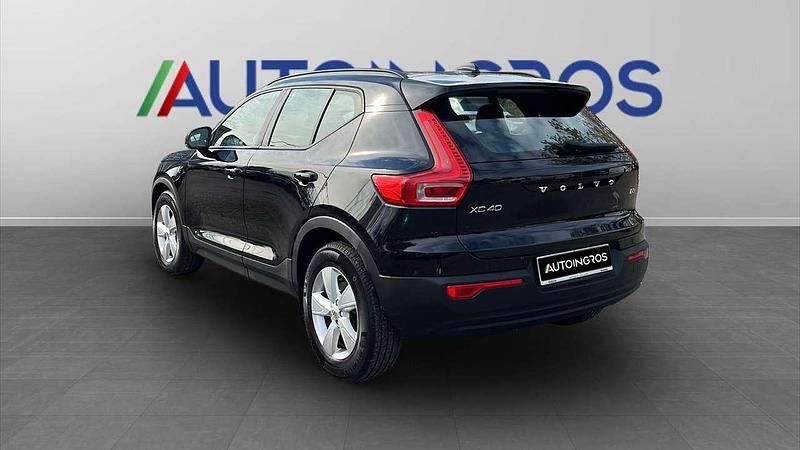Usata Volvo XC40 Momentum 150 CV (110 kW) 2020 Nero SUV