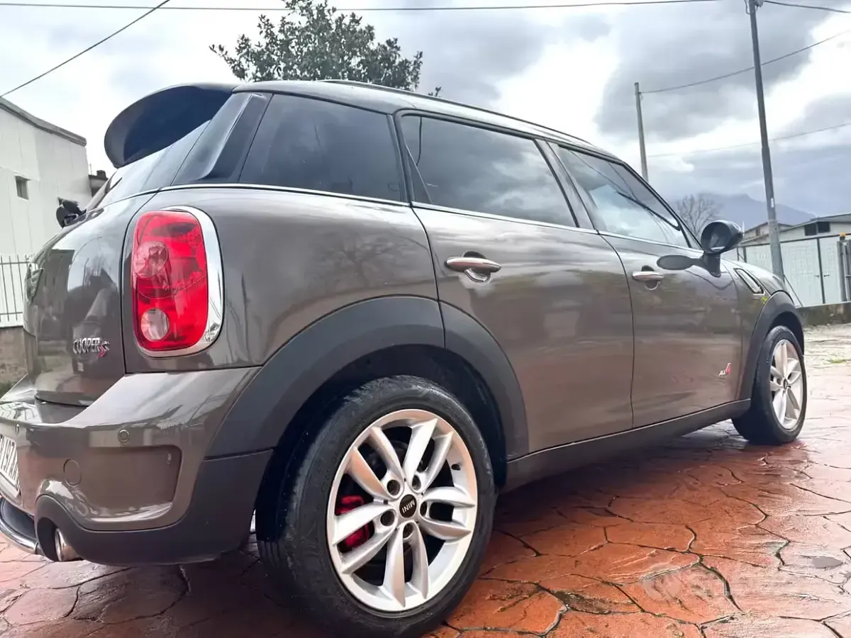 Usata Mini Cooper S Countryman 184 CV (135 kW) 2011 Marrone SUV