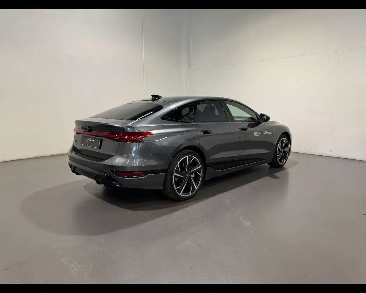 Usata Audi A6 e-tron S-Line 119 kW (163 CV) 2025 Grigio daytona perlato Coupé