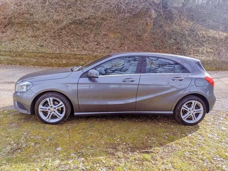 Usata Mercedes A180 109 CV (80 kW) 2013 Grigio Berlina