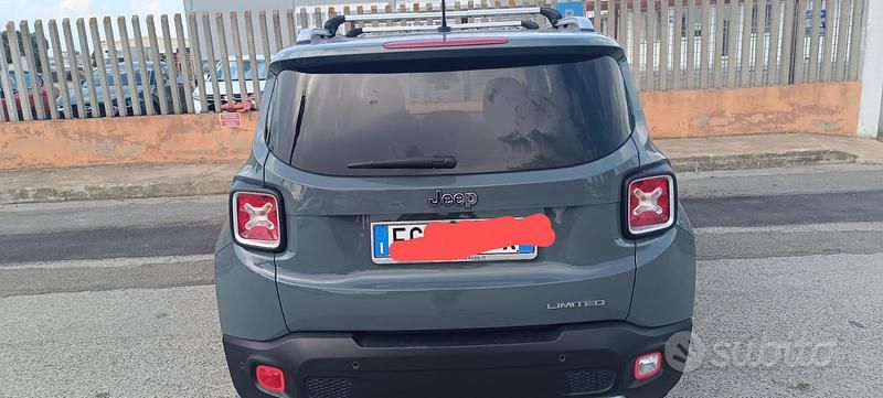 Grigio Usata 2016 Jeep Renegade SUV | 11.000 € (Buon prezzo) - Immagine 1/4