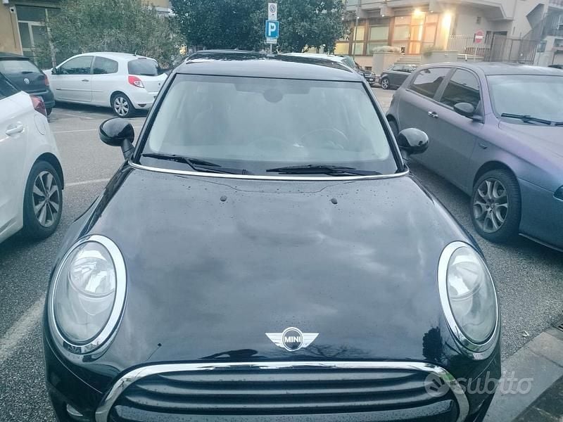 Usata Mini Cooper D Business 2015 Nero Utilitaria