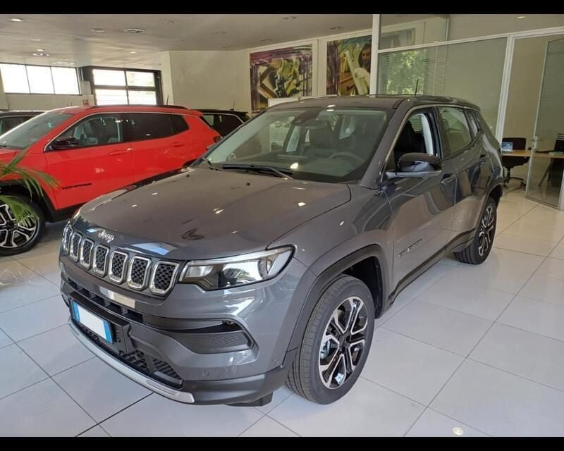 Grigio Nuova 2024 Jeep Compass Altitude SUV | 32.900 € - Immagine 1/3