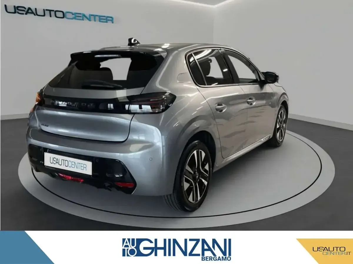Usata Peugeot 208 Allure 102 CV (75 kW) 2025 Grigio Utilitaria