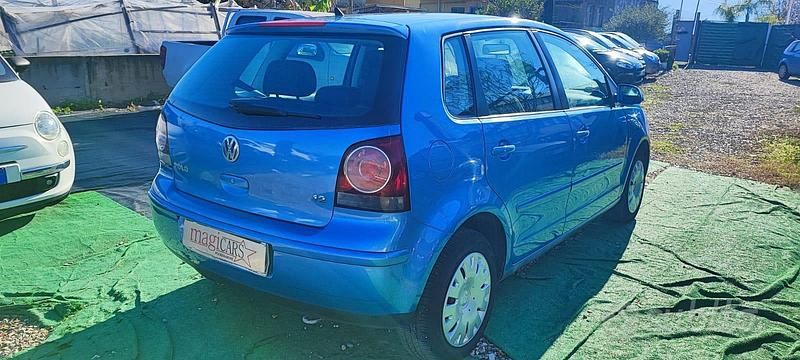 Usata VW Polo 64 CV (47 kW) 2005 Blu Utilitaria