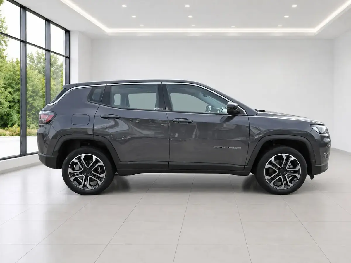 Usata Jeep Compass Altitude 131 CV (96 kW) 2024 Grigio SUV