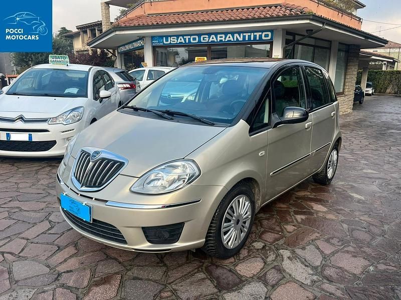 Beige Usata 2011 Lancia Musa Platinum Monovolume | 5300 € (Cara) - Immagine 1/4