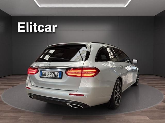 Usata Mercedes E220 Business 194 CV (142 kW) 2019 Argento Station wagon