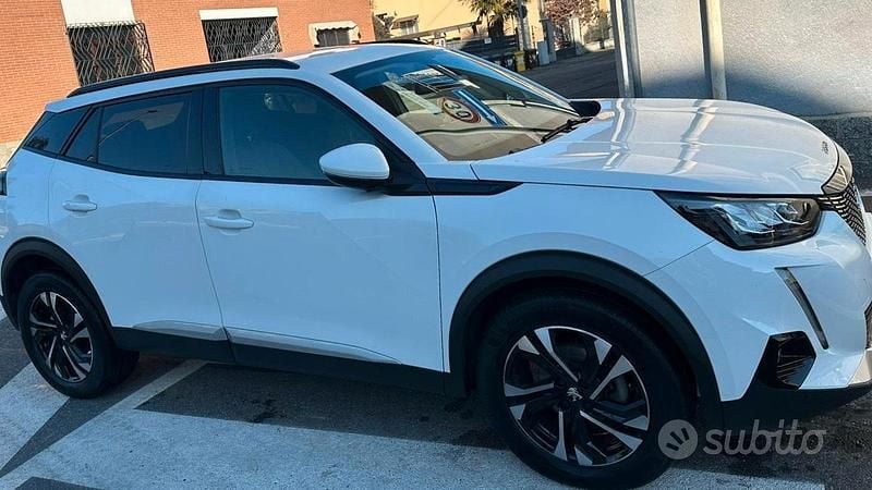Usata Peugeot 2008 Allure 131 CV (96 kW) 2021 Bianco SUV