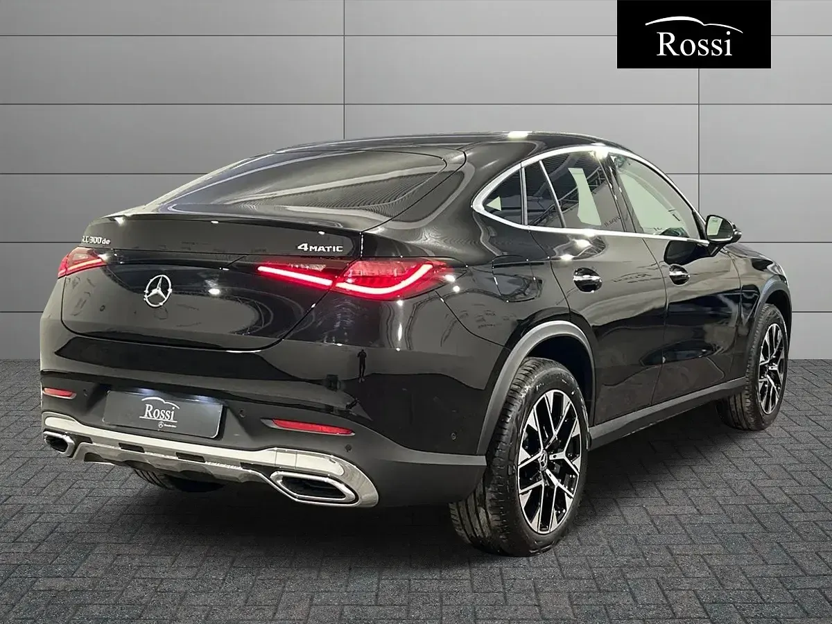 Nuova Mercedes GLC300 197 CV (144 kW) 2026 Nero ossidiana Coupé