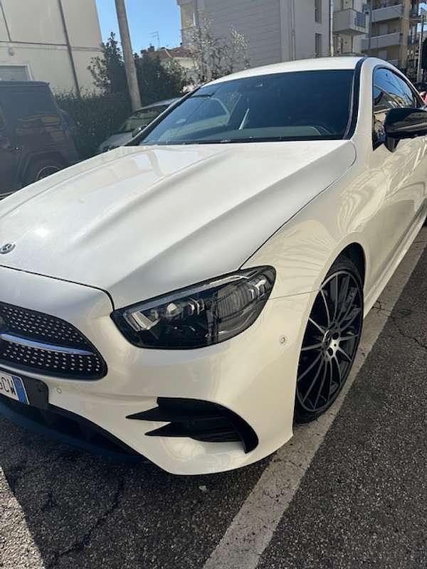 Usata Mercedes E220 Premium Plus 194 CV (142 kW) 2020 Bianco Coupé