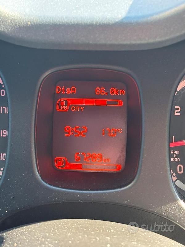 Grigio Usata 2021 Fiat Panda Berlina | 9000 € (Ottimo prezzo) - Immagine 1/4