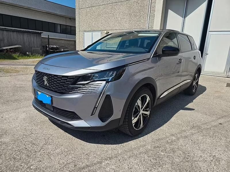 Usata Peugeot 5008 Allure 131 CV (96 kW) 2022 Grigio SUV