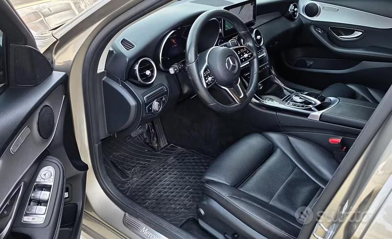 Usata Mercedes C220 Premium 194 CV (142 kW) 2019 Grigio Station wagon