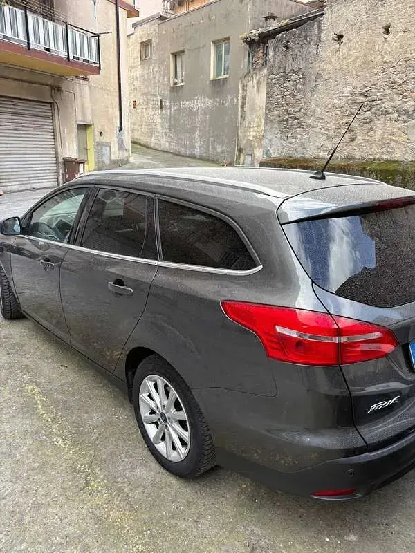 Usata Ford Focus Business Edition 120 CV (88 kW) 2018 Grigio Station wagon