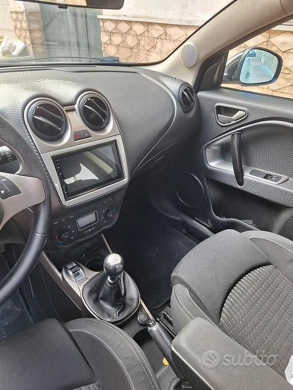 Bianco Usata 2010 Alfa Romeo MiTo Due volumi | 2500 € (Ottimo prezzo) - Immagine 1/4
