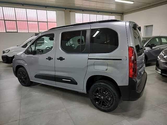 Nuova Citroën Berlingo 131 CV (96 kW) 2025 Grigio Monovolume