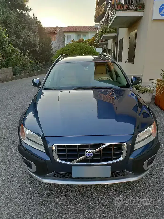 Usata Volvo XC70 185 CV (136 kW) 2009 Bluazzurro Station wagon