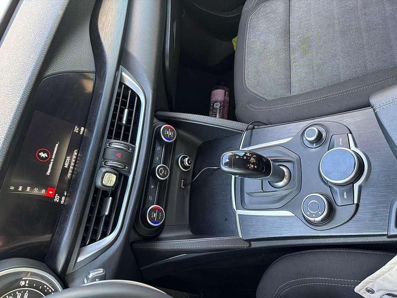 Usata Alfa Romeo Stelvio Executive 179 CV (131 kW) 2018 Rosso SUV