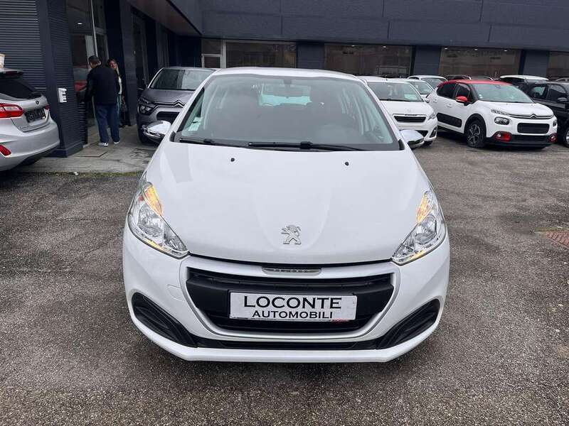 Usato 2018 Peugeot 208 1.2 Benzin 68 CV (7.990 €)