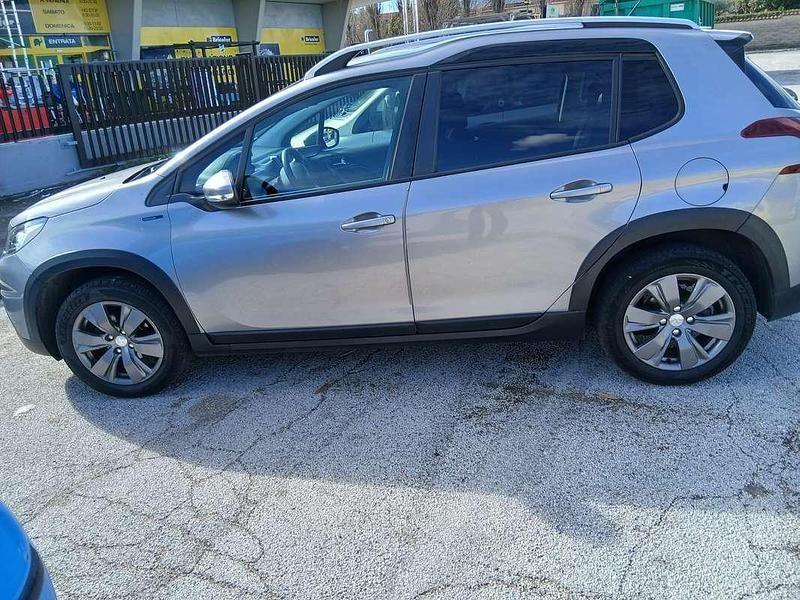 Begagnad Peugeot 2008 Active 110 HK (80 kW) 2020 Grå SUV