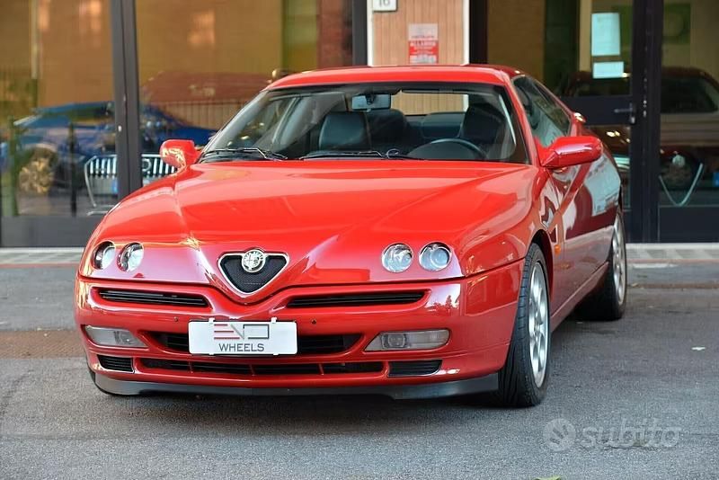 Usata Alfa Romeo GTV Lusso 220 CV (161 kW) 2000 Rosso Coupé