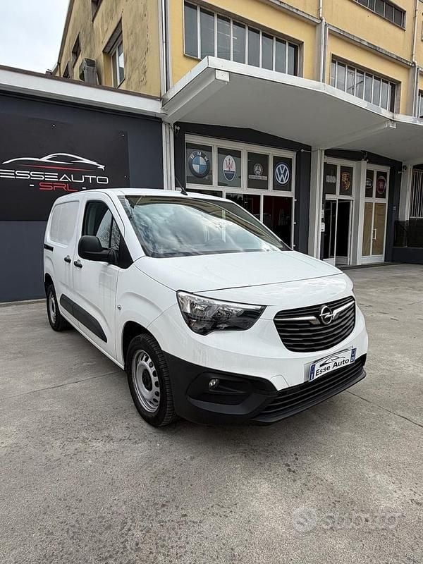 Usata Opel Combo 105 CV (77 kW) 2020 Bianco Monovolume