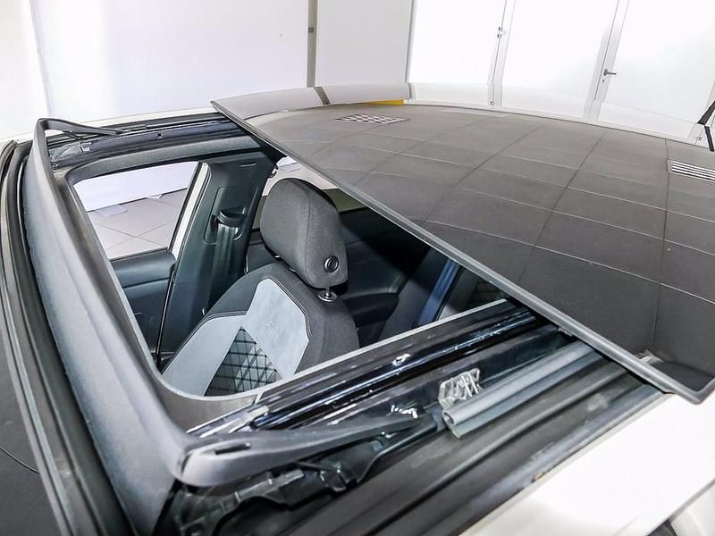 Usata VW Taigo R-line 150 CV (110 kW) 2023 Ascot grey nero SUV