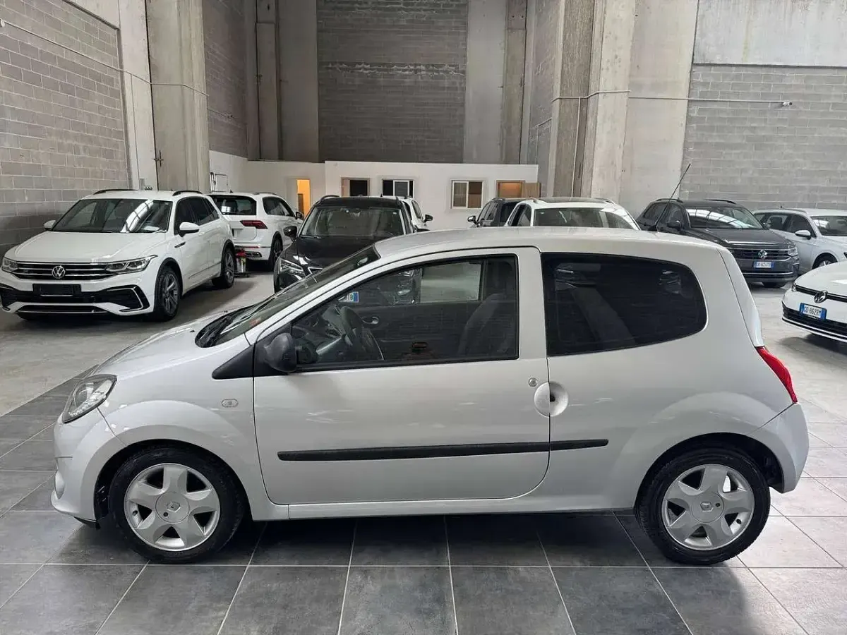 Usata Renault Twingo Dynamique 76 CV (55 kW) 2010 Argento Utilitaria