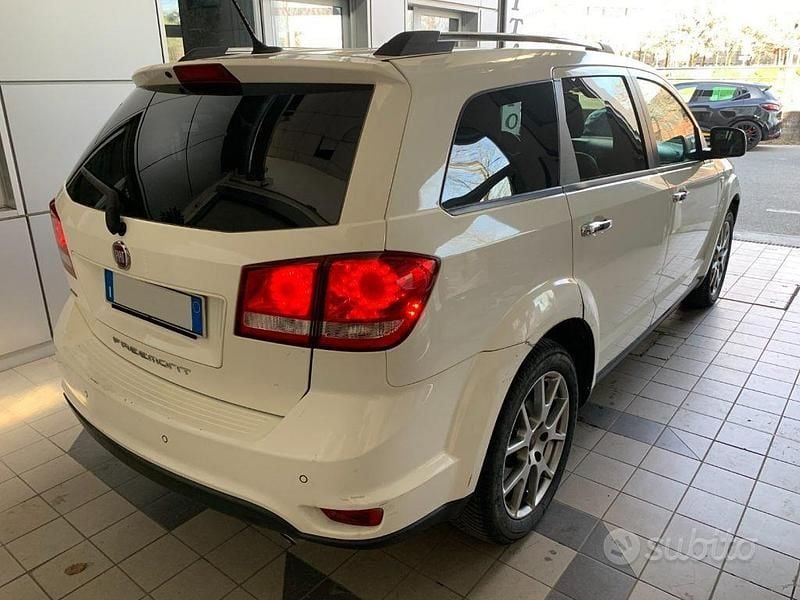 Usata Fiat Freemont 170 CV (125 kW) 2014 Bianco SUV