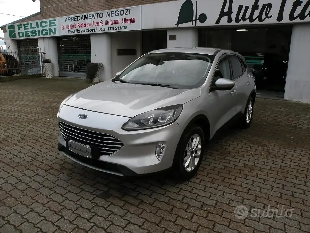 Usata Ford Kuga Titanium 120 CV (88 kW) 2020 Grigio SUV