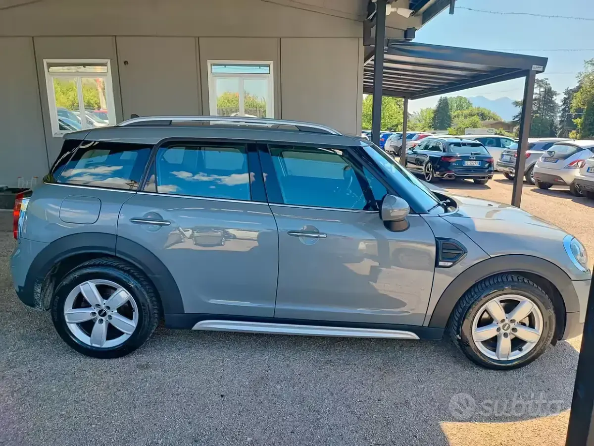 Usata Mini Cooper Countryman 116 CV (85 kW) 2017 Grigio SUV