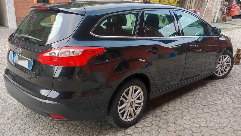 Usata Ford Focus Titanium 115 CV (84 kW) 2012 Nero Station wagon
