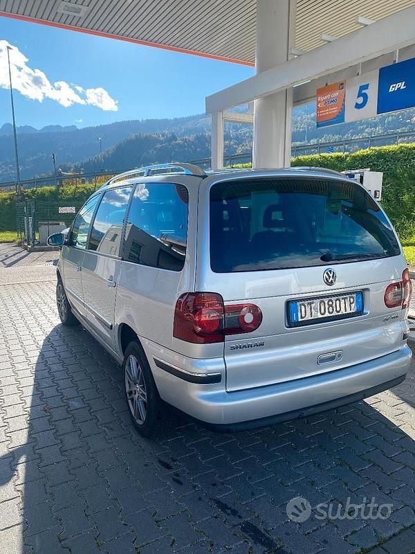 Usata VW Sharan 140 CV (102 kW) 2007 Grigio Monovolume